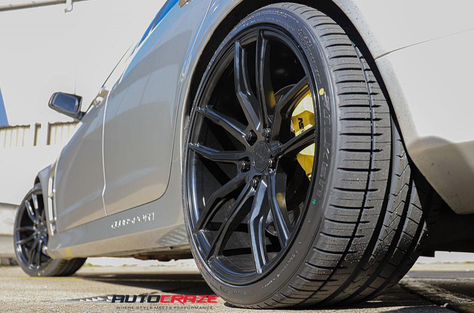 HOLDEN-COMMODORE-SF11-SATIN-BLACK
